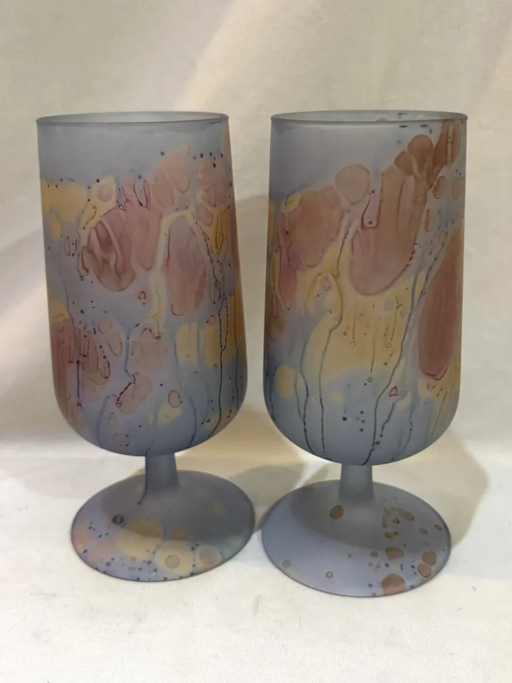 Pair of Art Nouveau Reuven Glass Hand Made Stem Wine Glasses Frosted Finish